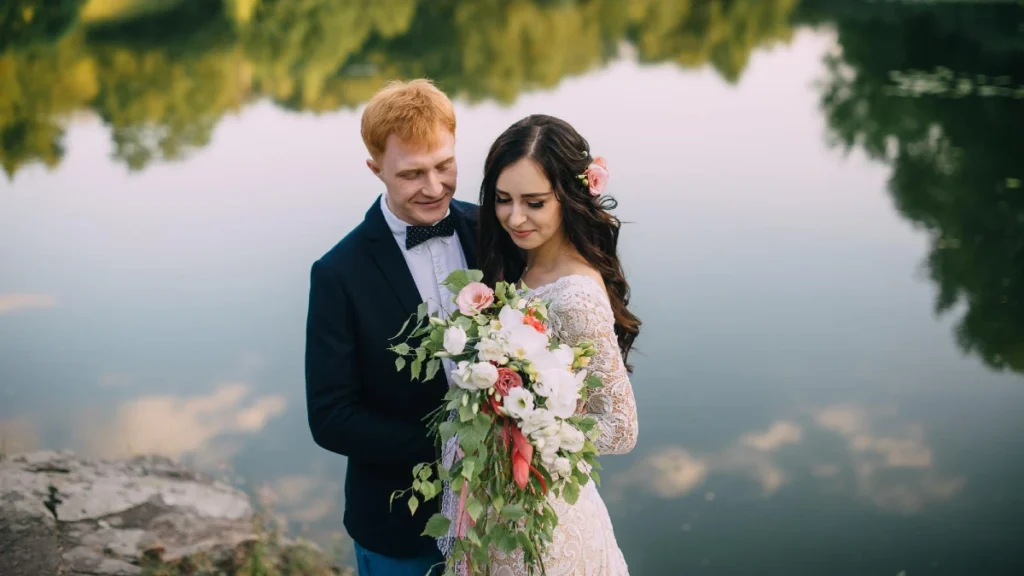 19 Candid Engagement Photo Ideas for Camera-Shy Couples